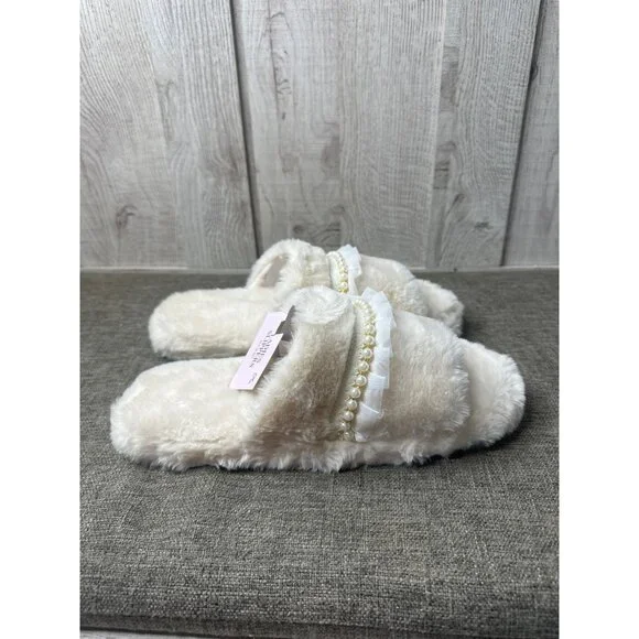 Womens Furry Slippers Open Toe Pearl & Ruffle Accent Non-Slip Sole Size M/L 8-10 - Picture 2 of 7
